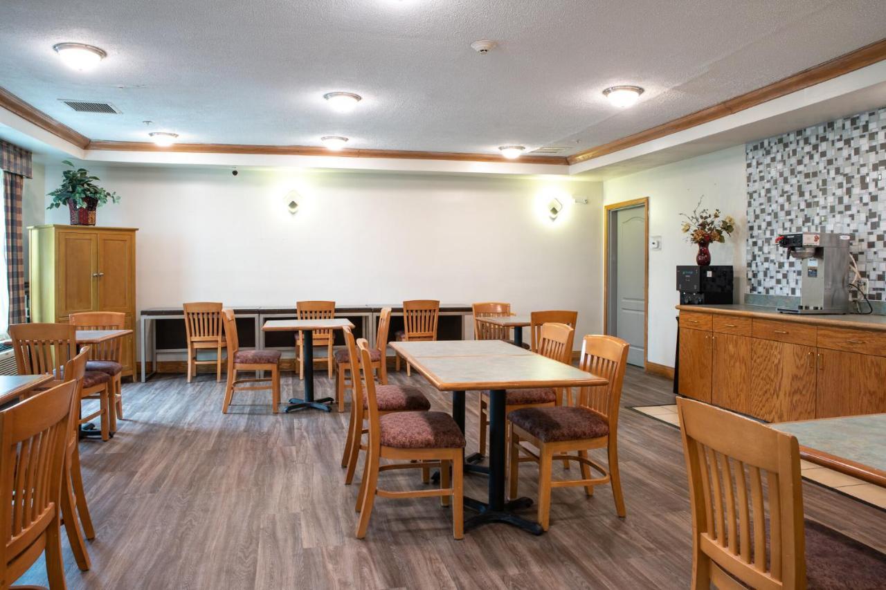 Blisspoint Inn & Suites Marion Esterno foto