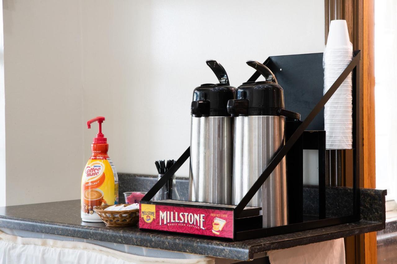 Blisspoint Inn & Suites Marion Esterno foto
