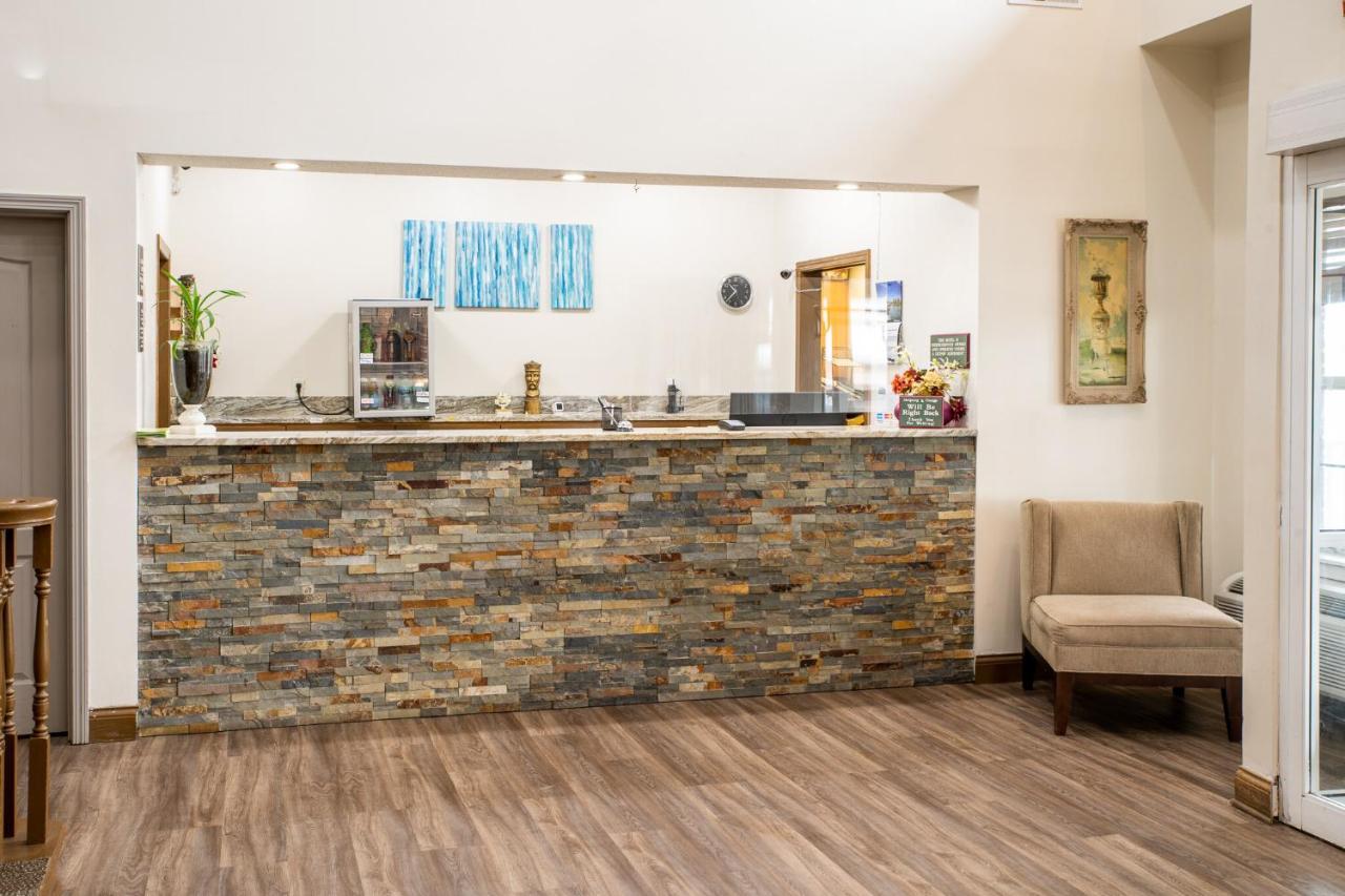 Blisspoint Inn & Suites Marion Esterno foto