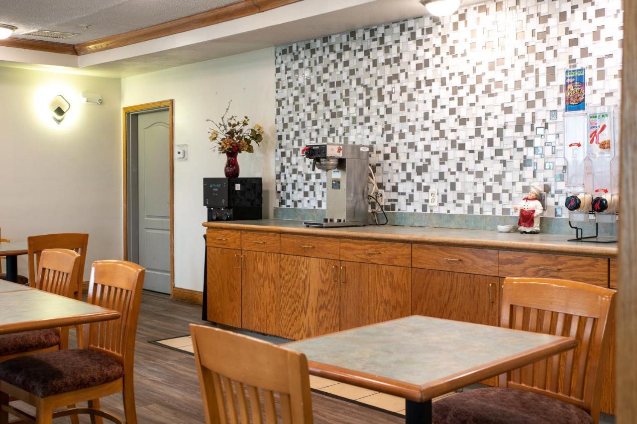 Blisspoint Inn & Suites Marion Esterno foto