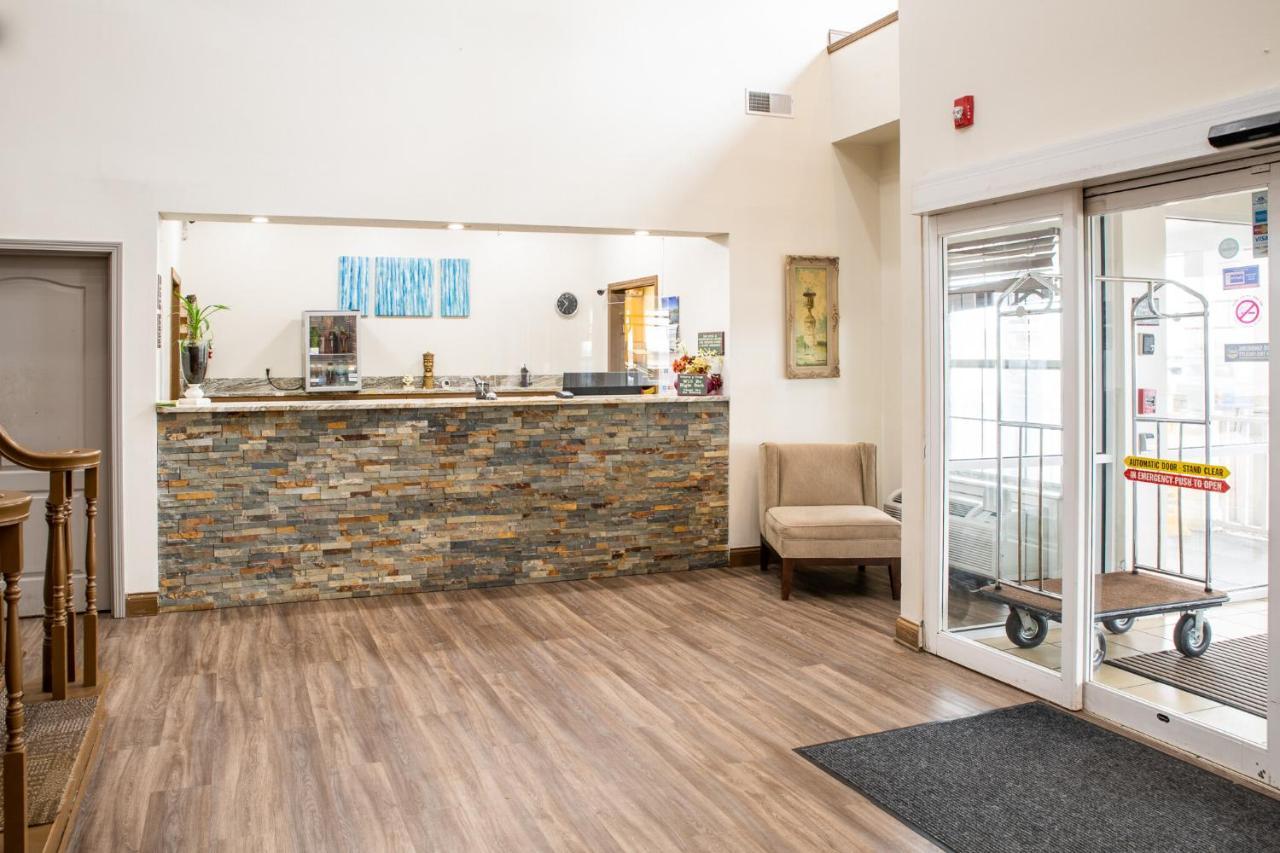 Blisspoint Inn & Suites Marion Esterno foto