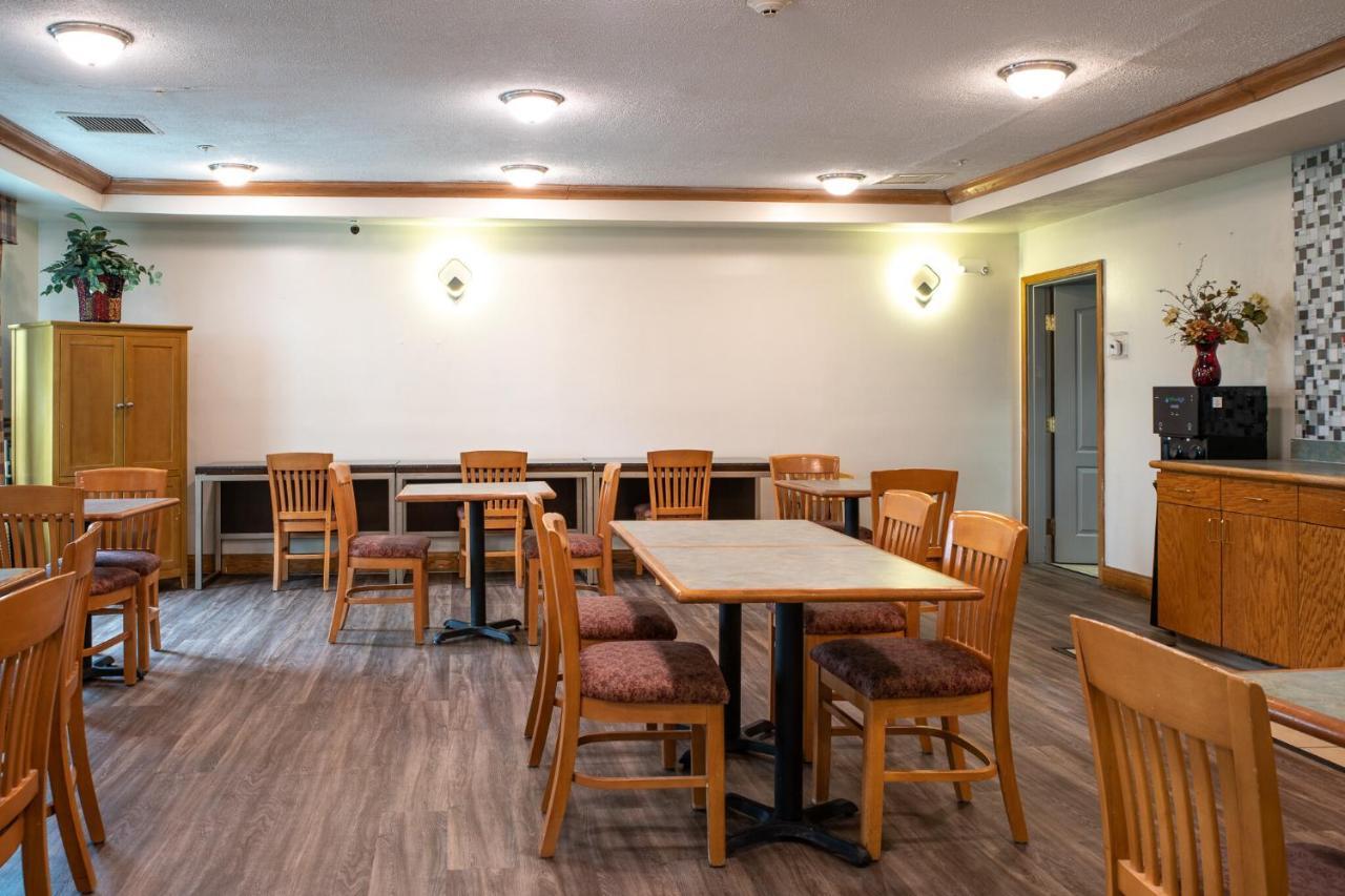 Blisspoint Inn & Suites Marion Esterno foto