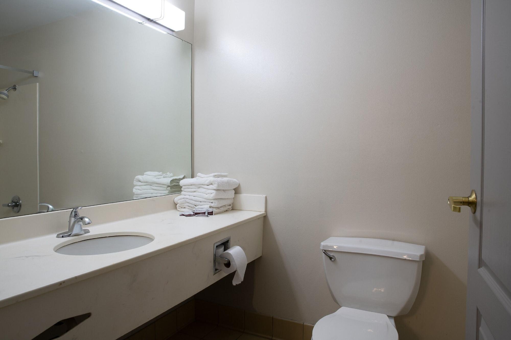 Blisspoint Inn & Suites Marion Esterno foto