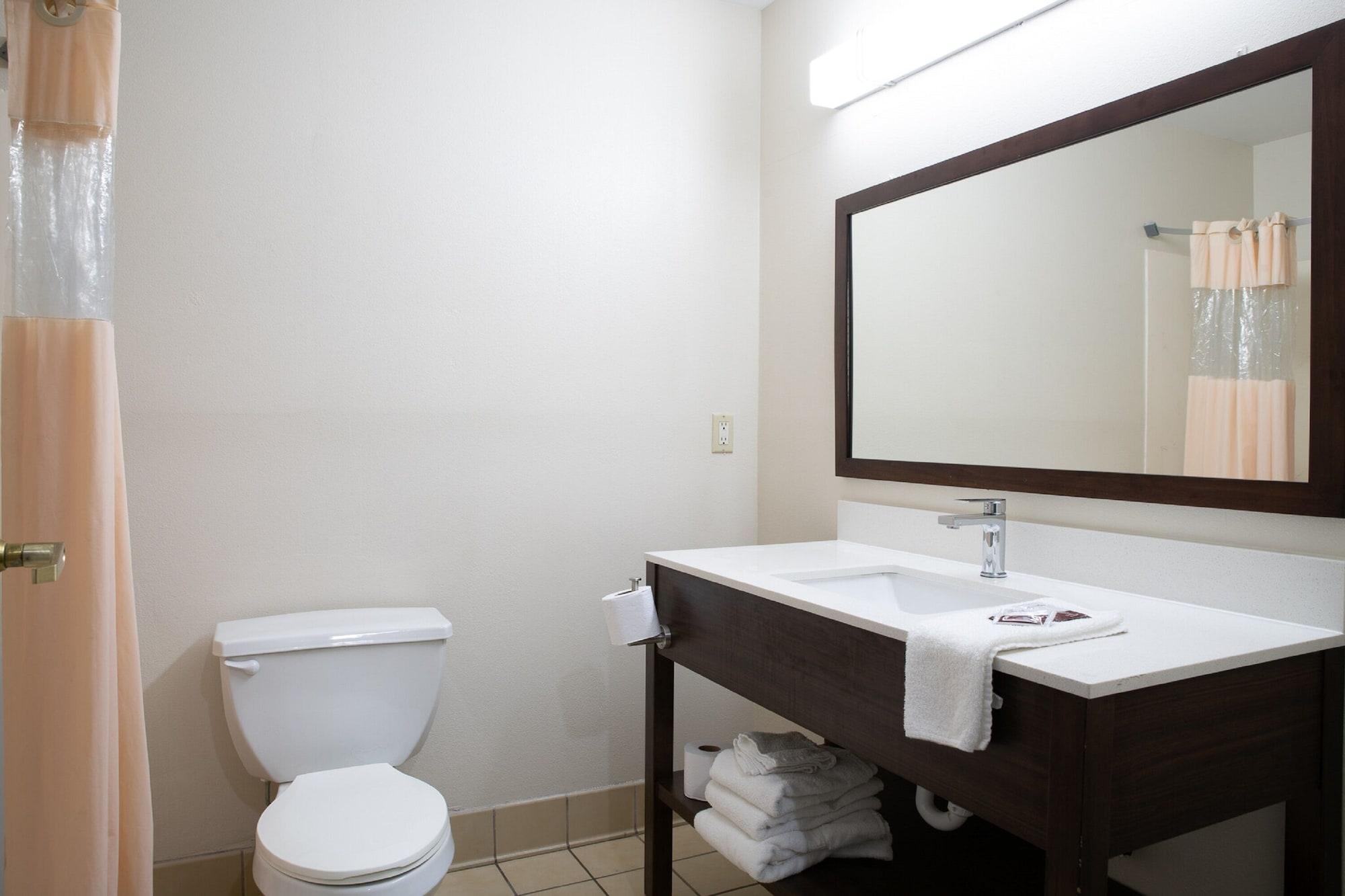 Blisspoint Inn & Suites Marion Esterno foto