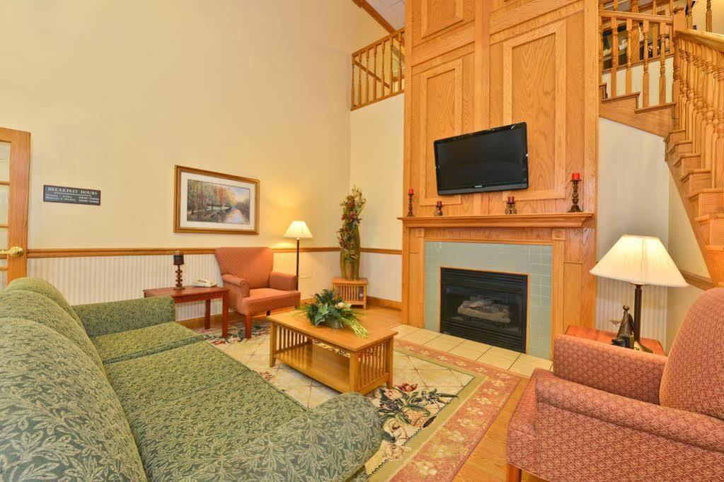 Blisspoint Inn & Suites Marion Esterno foto