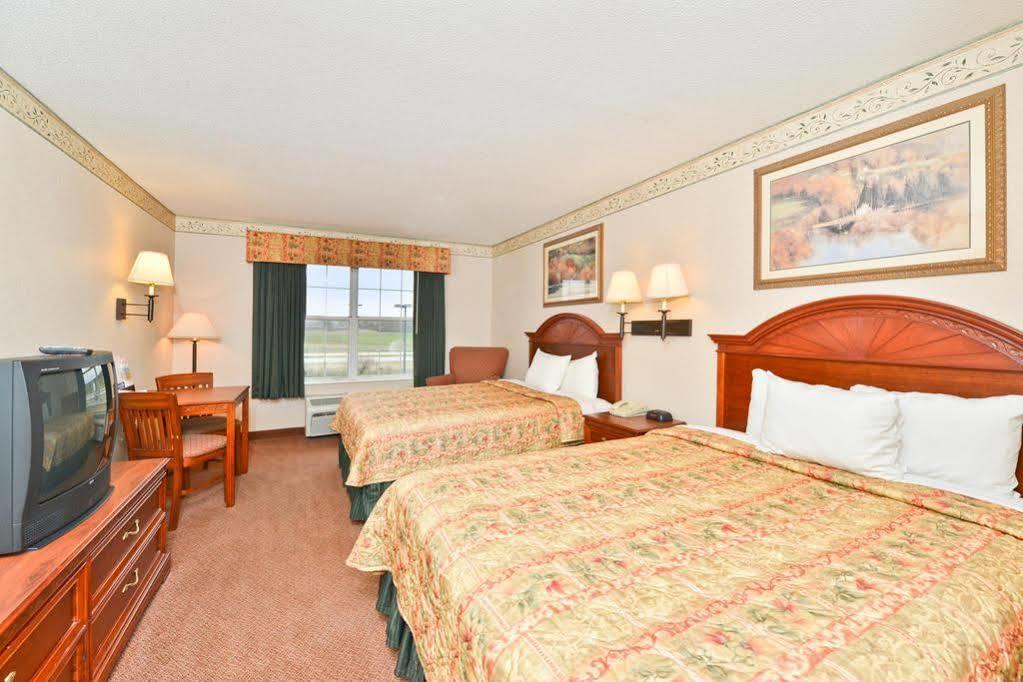 Blisspoint Inn & Suites Marion Esterno foto